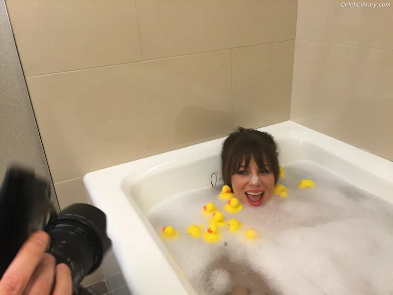Natasha Leggero photo 10 of 37