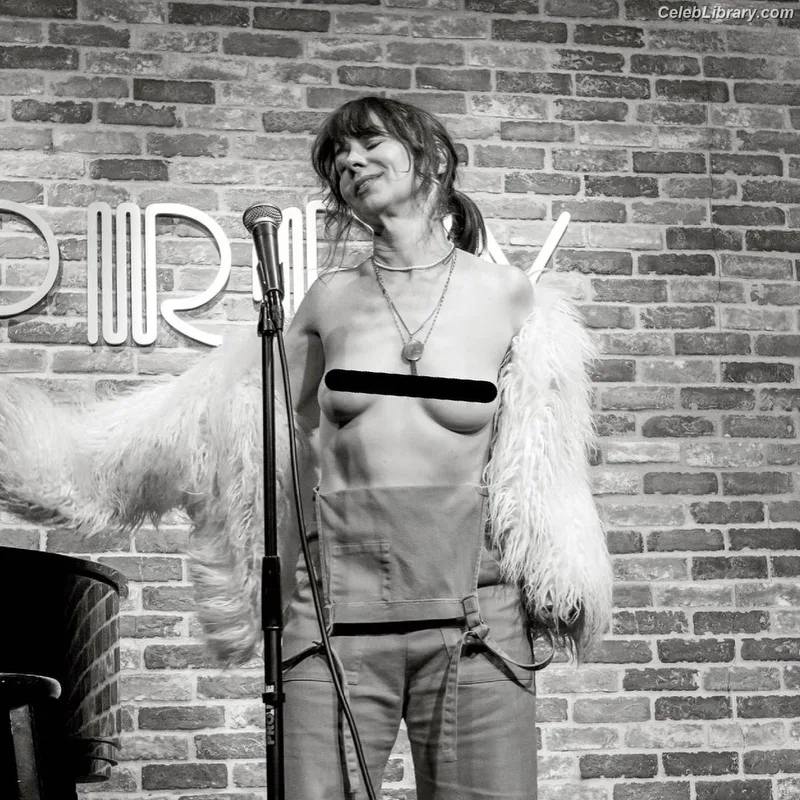 Natasha Leggero photo 11 of 37