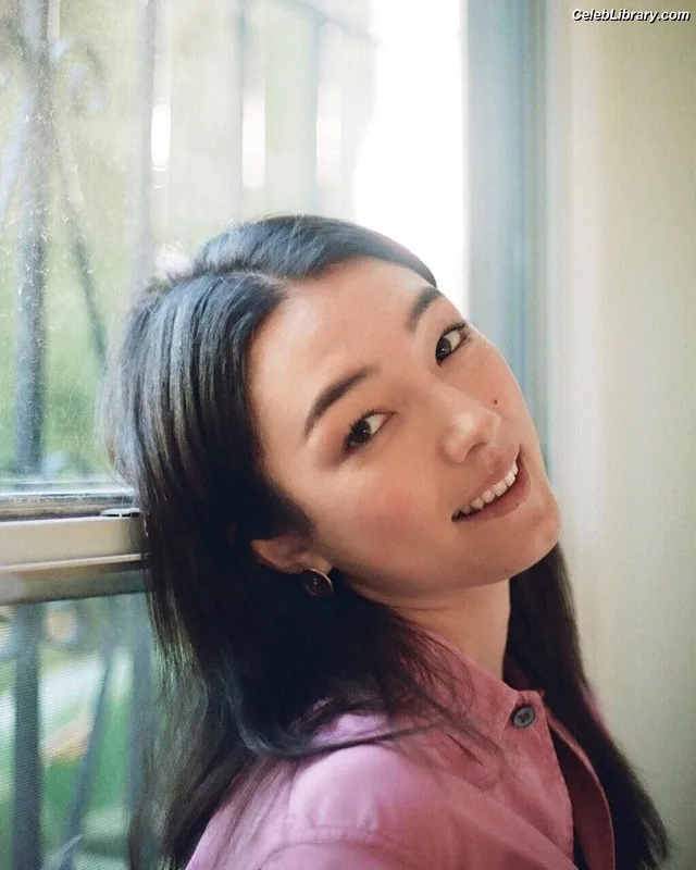 Natasha Liu Bordizzo photo 10 of 352