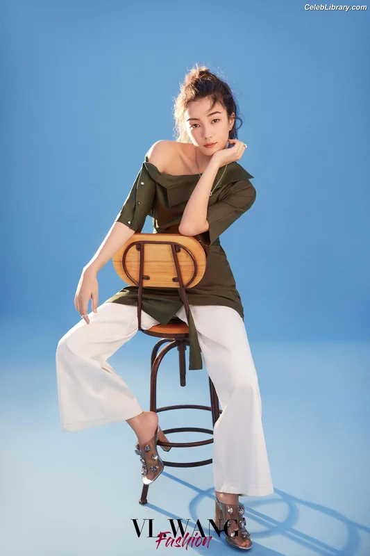 Natasha Liu Bordizzo photo 17 of 352
