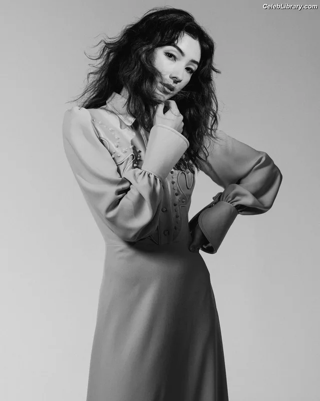 Natasha Liu Bordizzo photo 11 of 352