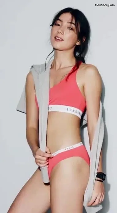 Natasha Liu Bordizzo photo 1 of 352