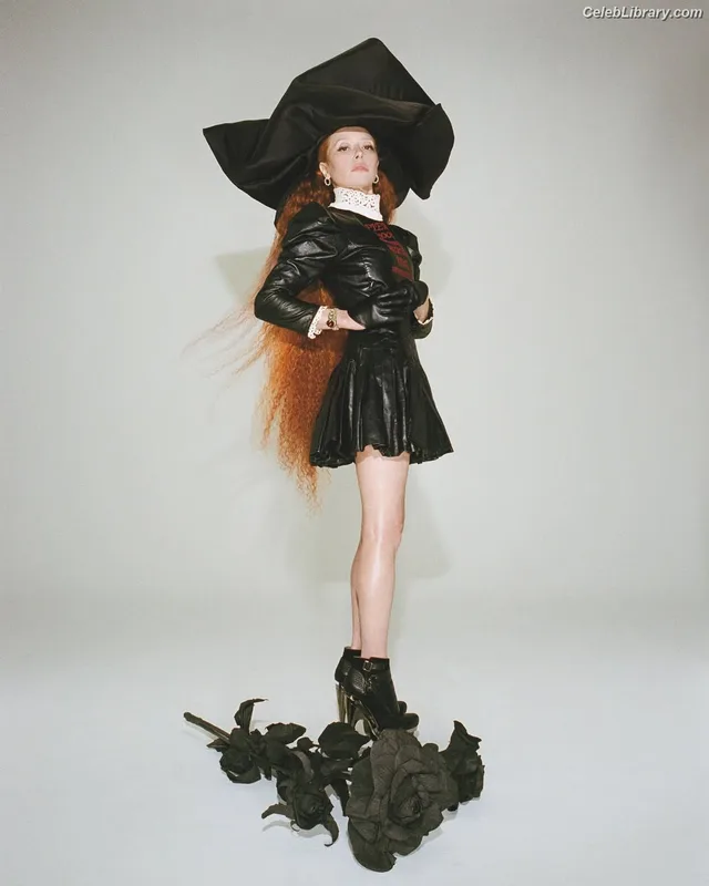 Natasha Lyonne photo 5 of 274