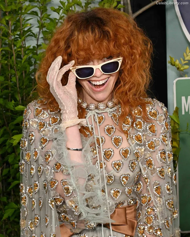 Natasha Lyonne photo 3 of 274