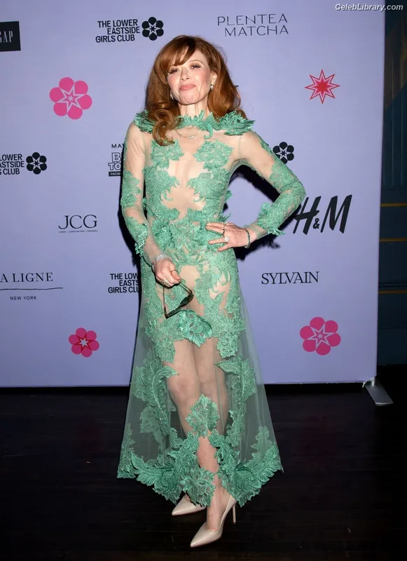 Natasha Lyonne photo 24 of 274