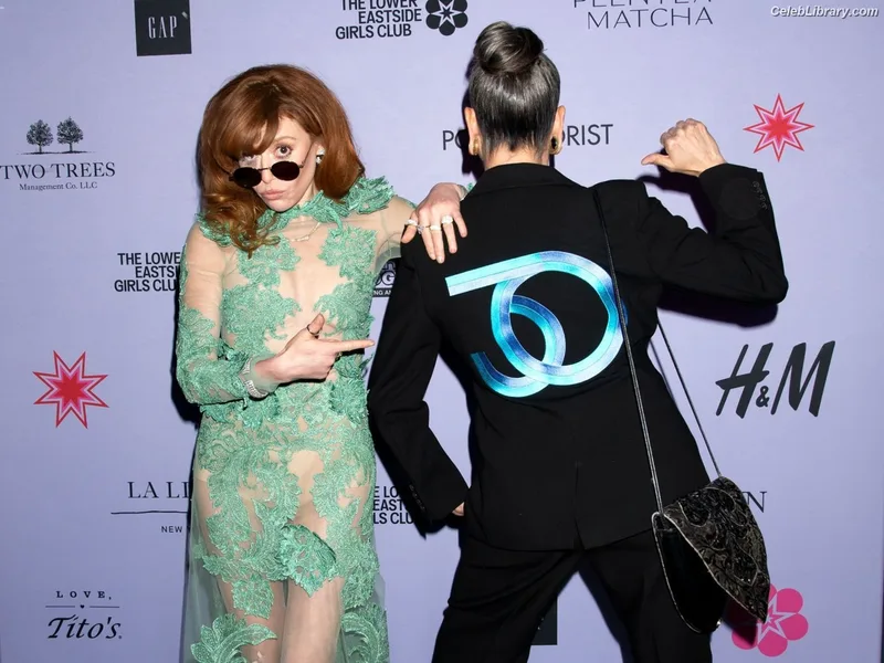Natasha Lyonne photo 1 of 274