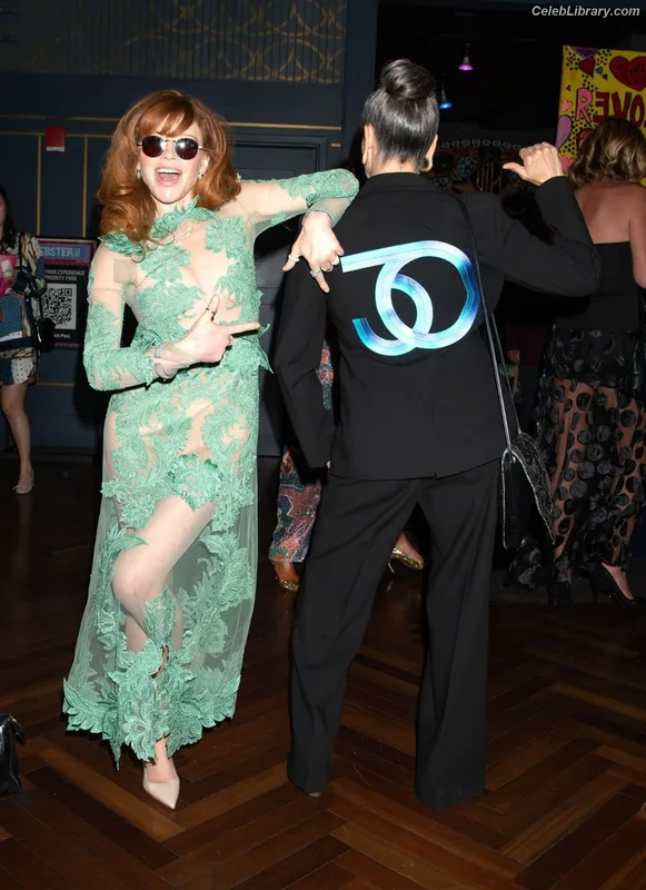 Natasha Lyonne photo 3 of 274