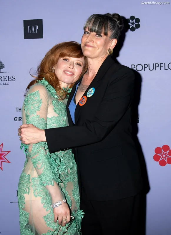 Natasha Lyonne photo 5 of 274