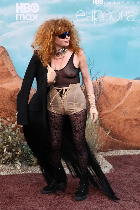 Natasha Lyonne photo 8 of 274