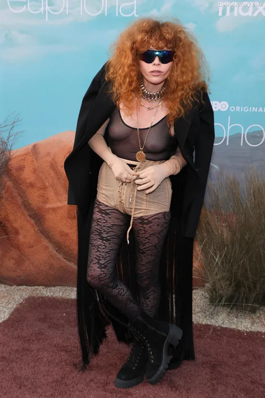 Natasha Lyonne photo 14 of 274