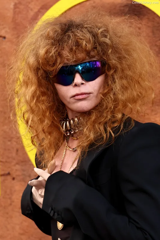 Natasha Lyonne photo 11 of 274