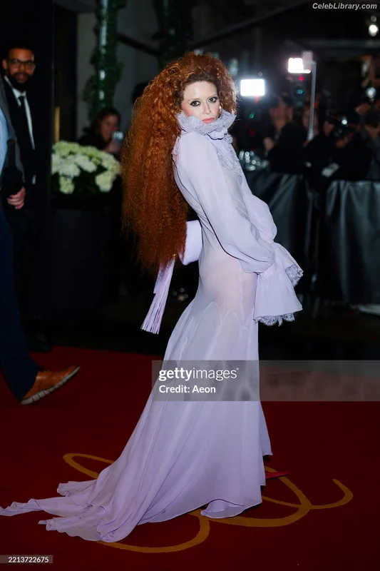 Natasha Lyonne photo 21 of 274