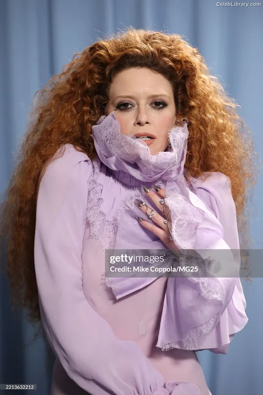 Natasha Lyonne photo 12 of 274