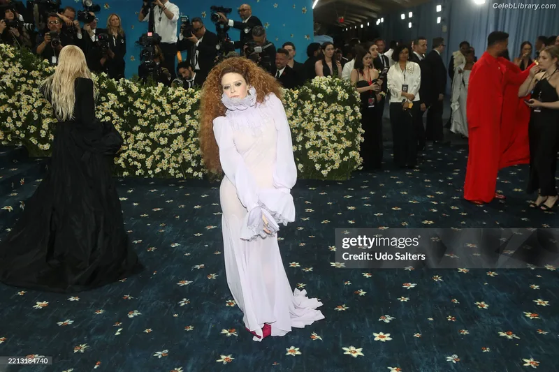 Natasha Lyonne photo 6 of 274