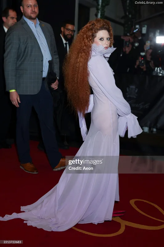 Natasha Lyonne photo 1 of 274
