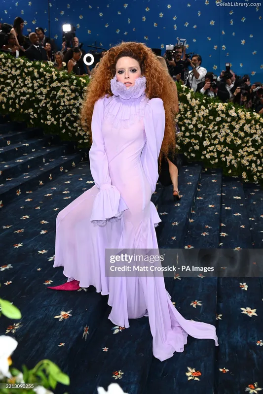 Natasha Lyonne photo 3 of 274