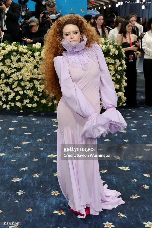 Natasha Lyonne photo 5 of 274