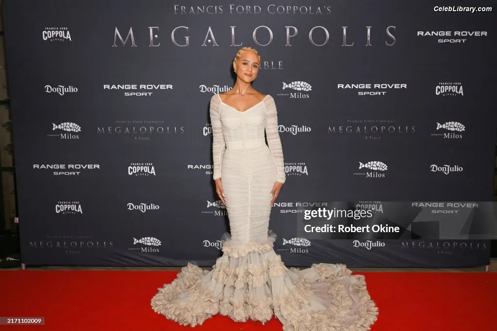 Nathalie Emmanuel photo 7 of 521