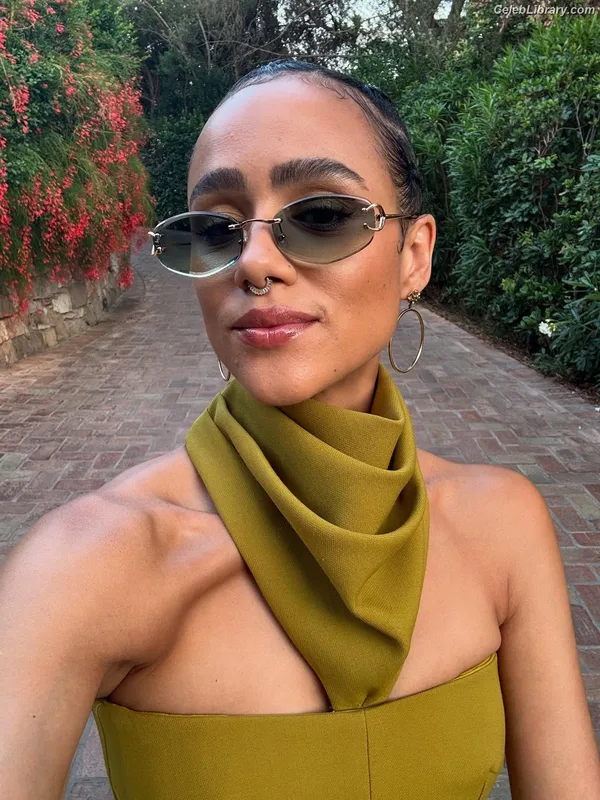 Nathalie Emmanuel photo 15 of 520