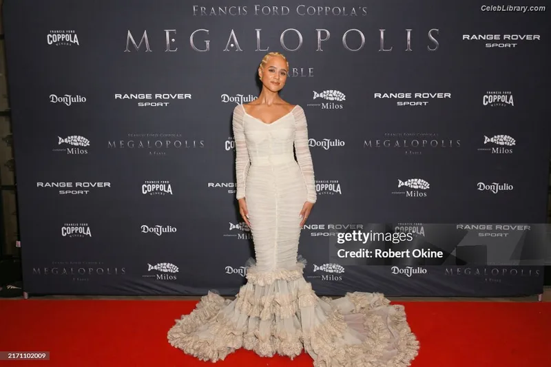 Nathalie Emmanuel photo 5 of 520