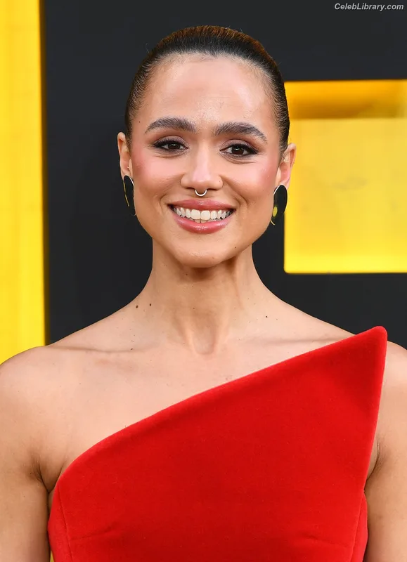 Nathalie Emmanuel photo 14 of 520