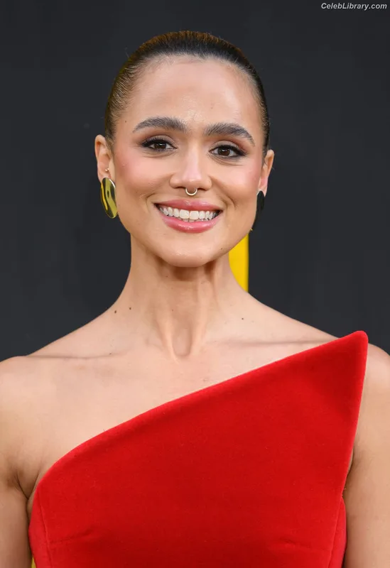 Nathalie Emmanuel photo 15 of 520
