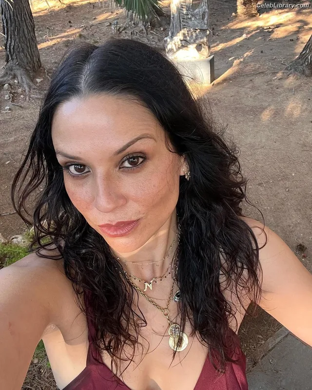 Navi Rawat photo 1 of 30