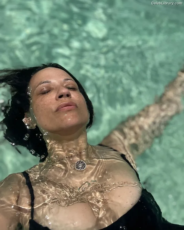 Navi Rawat photo 15 of 30