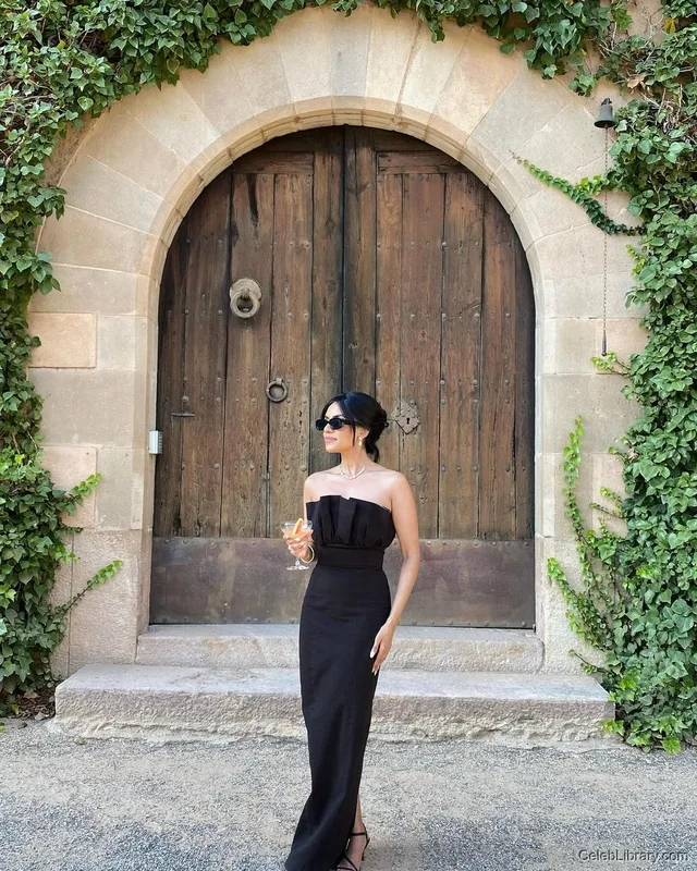 Neha Joy photo 12 of 96