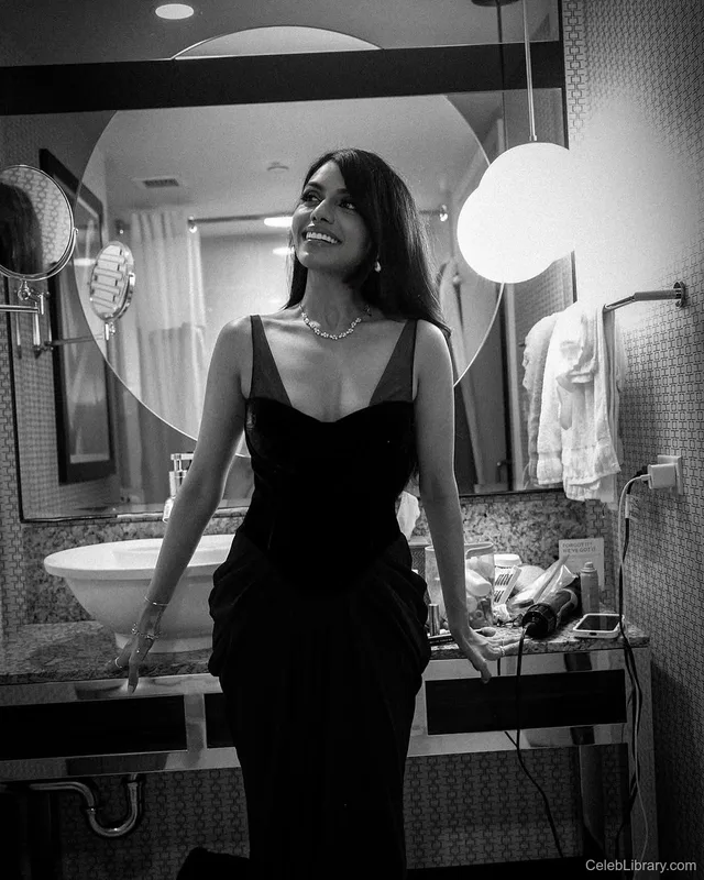 Neha Joy photo 3 of 96