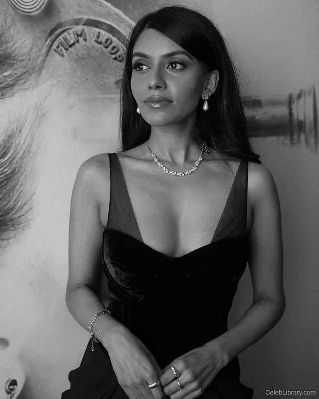 Neha Joy photo 4 of 96