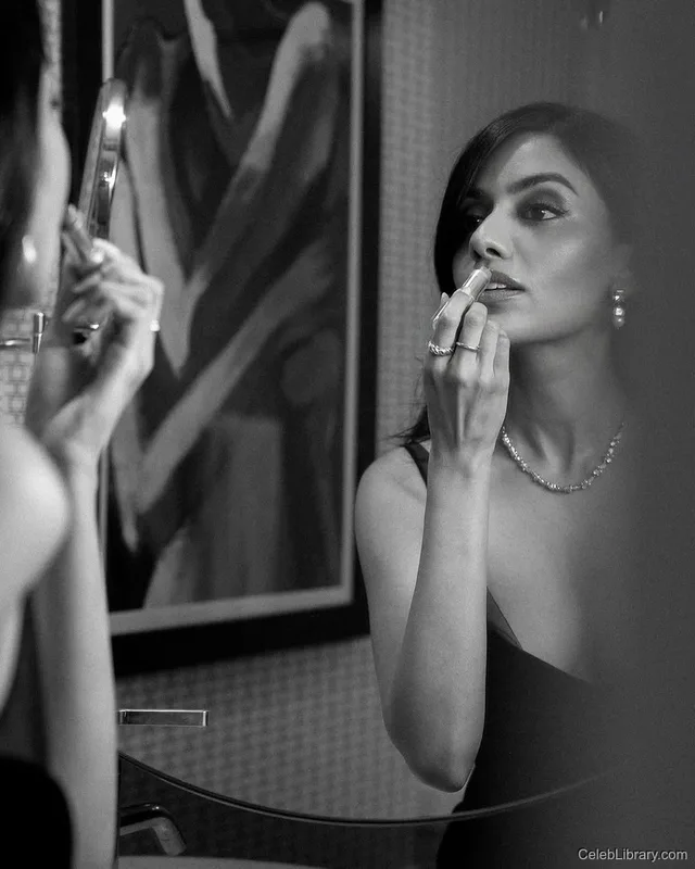 Neha Joy photo 5 of 96