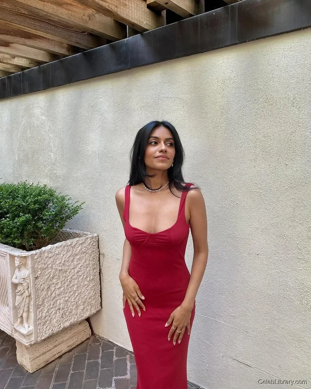 Neha Joy photo 15 of 96