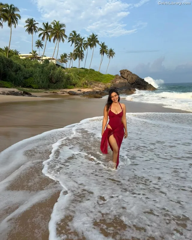Neha Sharma photo 21 of 64