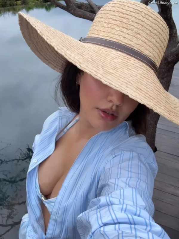 Neha Sharma photo 19 of 64