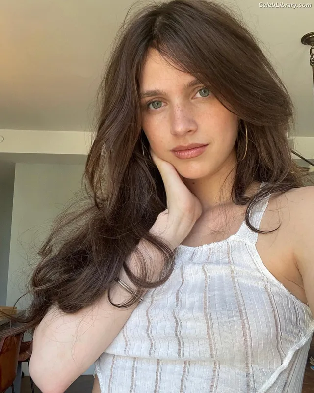 Nell Tiger Free photo 2 of 40