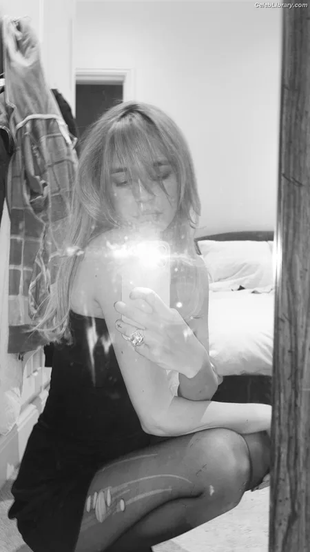 Nell Tiger Free photo 11 of 40