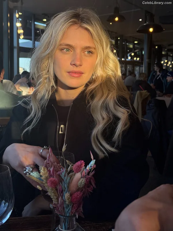 Nell Tiger Free photo 14 of 40