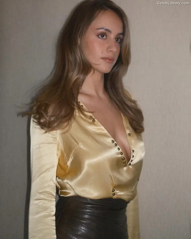 Nell Verlaque photo 15 of 40