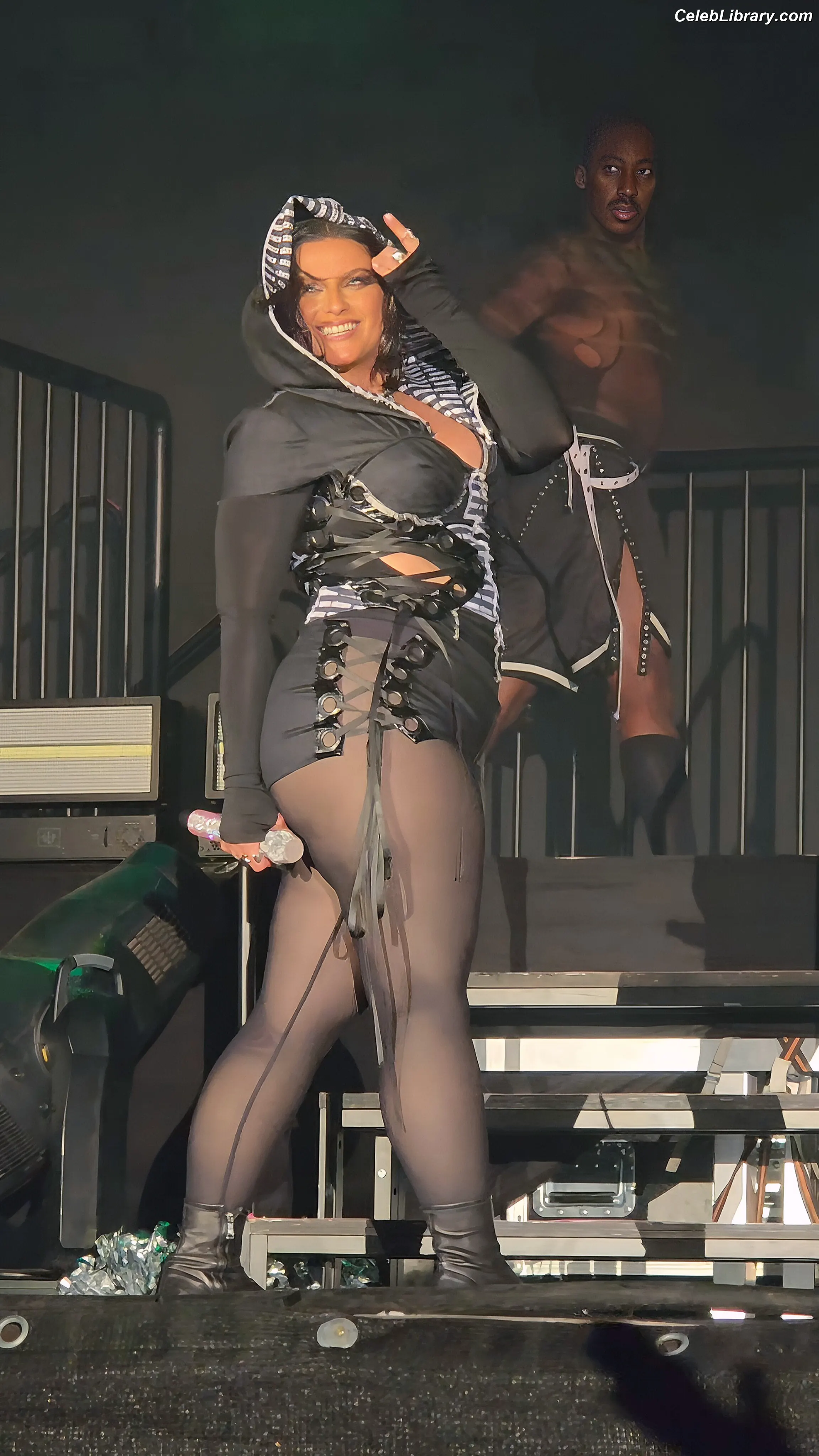 Nelly Furtado photo 18 of 157