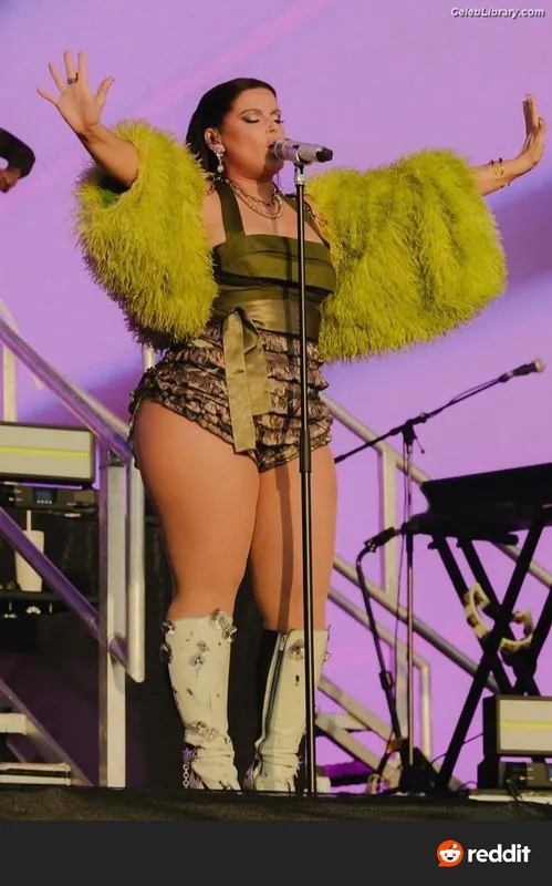 Nelly Furtado photo 19 of 158