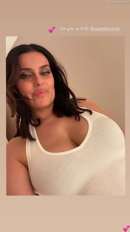 Nelly Furtado photo 1 of 158