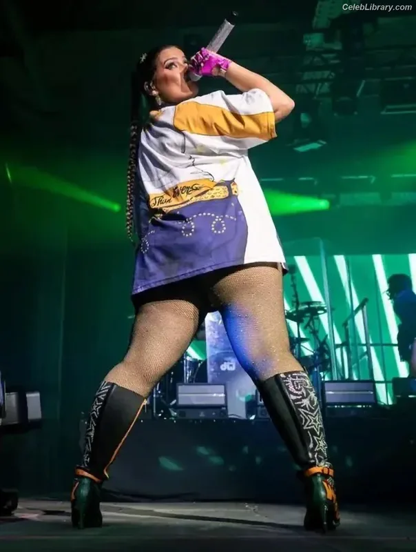 Nelly Furtado photo 6 of 158