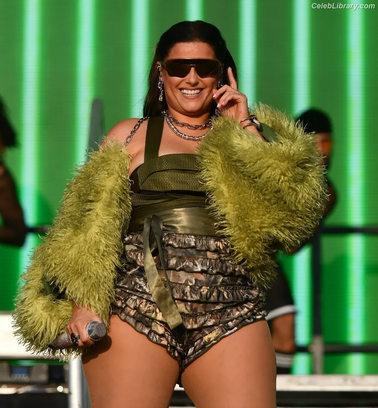 Nelly Furtado photo 11 of 158