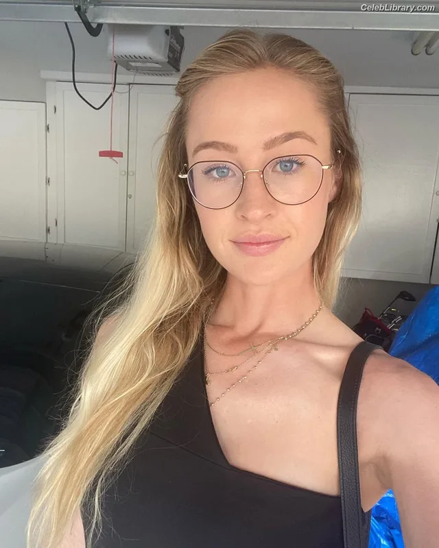 Nelly Korda photo 5 of 124