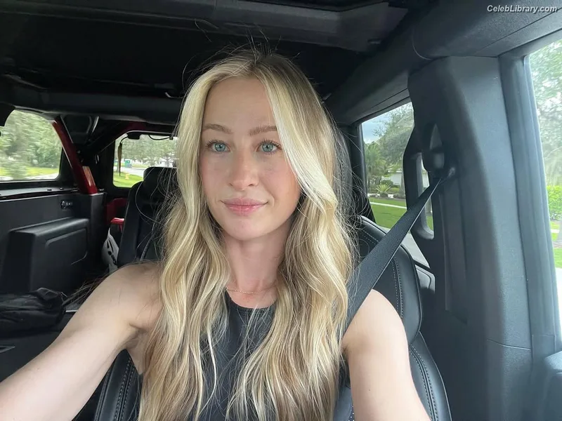 Nelly Korda photo 10 of 124