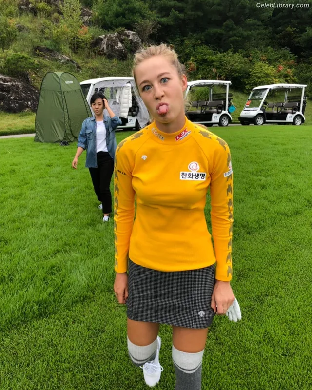 Nelly Korda photo 14 of 124