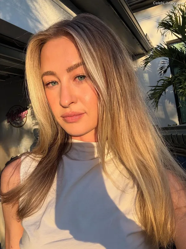 Nelly Korda photo 16 of 124