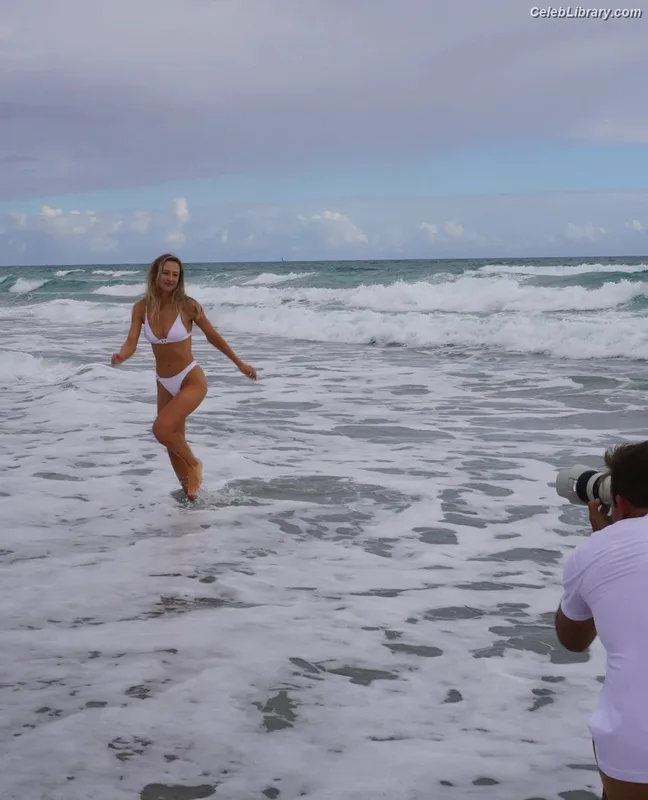 Nelly Korda photo 20 of 124