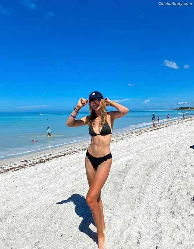 Nelly Korda photo 3 of 124